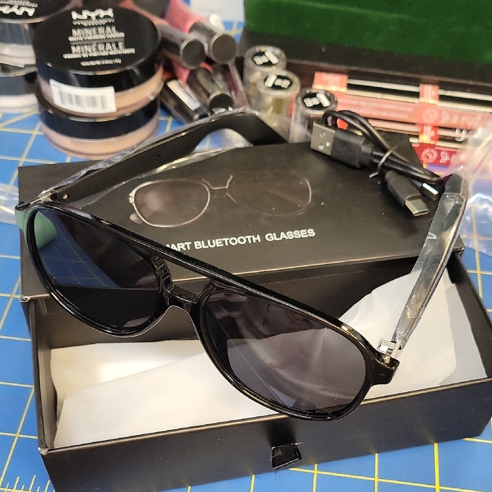 Smart Bluetooth Glasses Black Frame New in Box